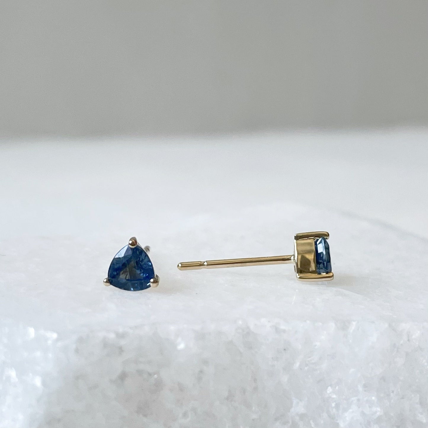 14K Gold Ceylon Sapphire Triangle Stud Earrings (0.64 ct)