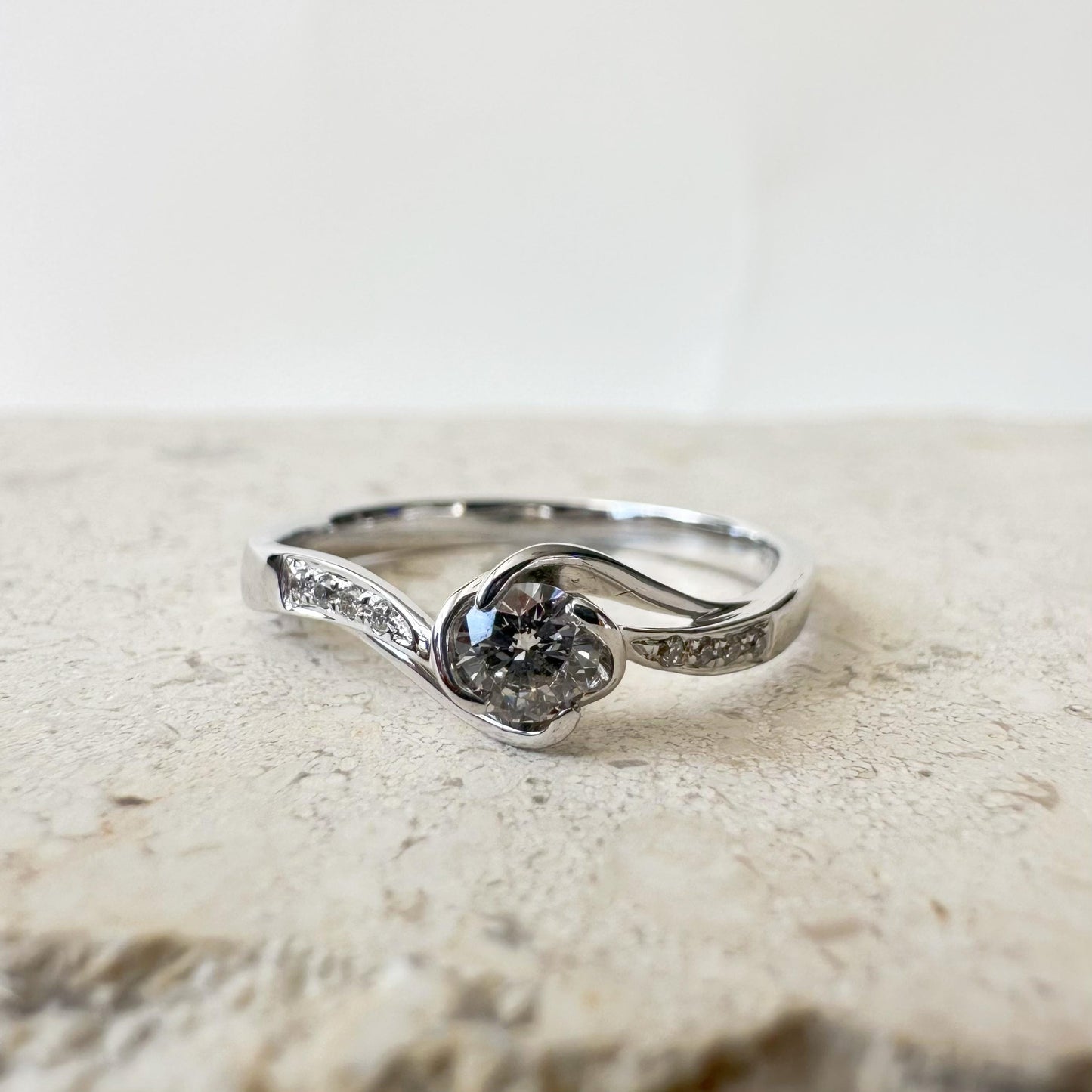 18K Solid White Gold Genuine 0.19 Carat Diamond Ring