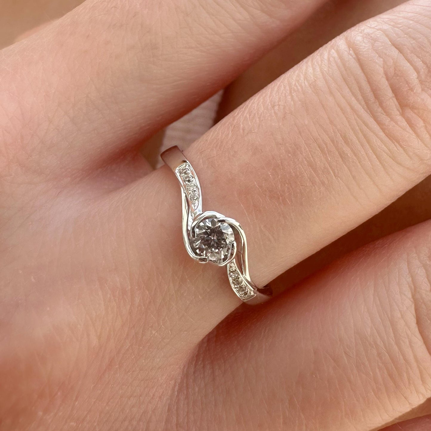 18K Solid White Gold Genuine 0.19 Carat Diamond Ring