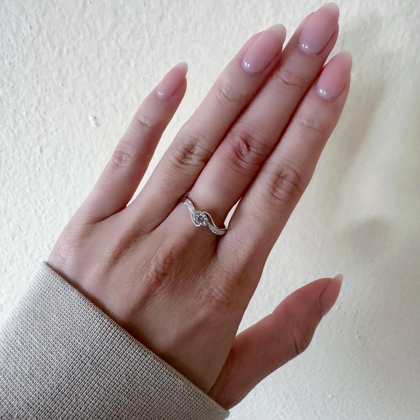 18K Solid White Gold Genuine 0.19 Carat Diamond Ring