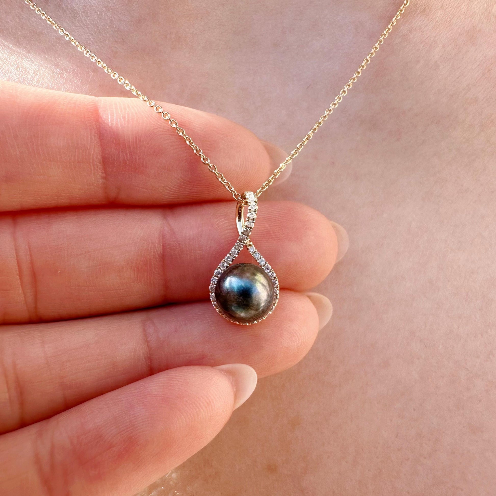 14K Solid Gold Genuine Diamond and Black Pearl Twist Pendant