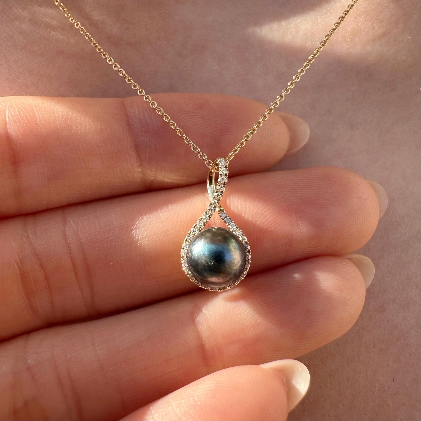 14K Solid Gold Genuine Diamond and Black Pearl Twist Pendant