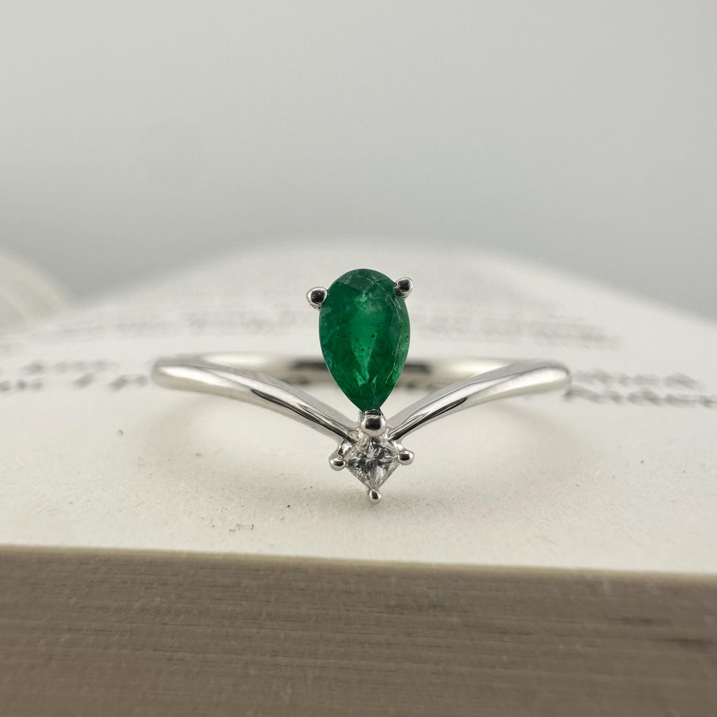 18K Solid White Gold Genuine Emerald and Diamond Teardrop Ring