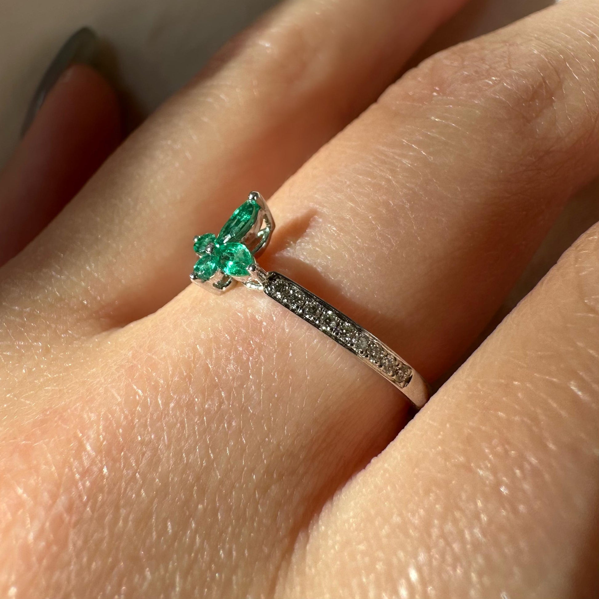 18K Solid White Gold Genuine Emerald and Diamond Butterfly Ring