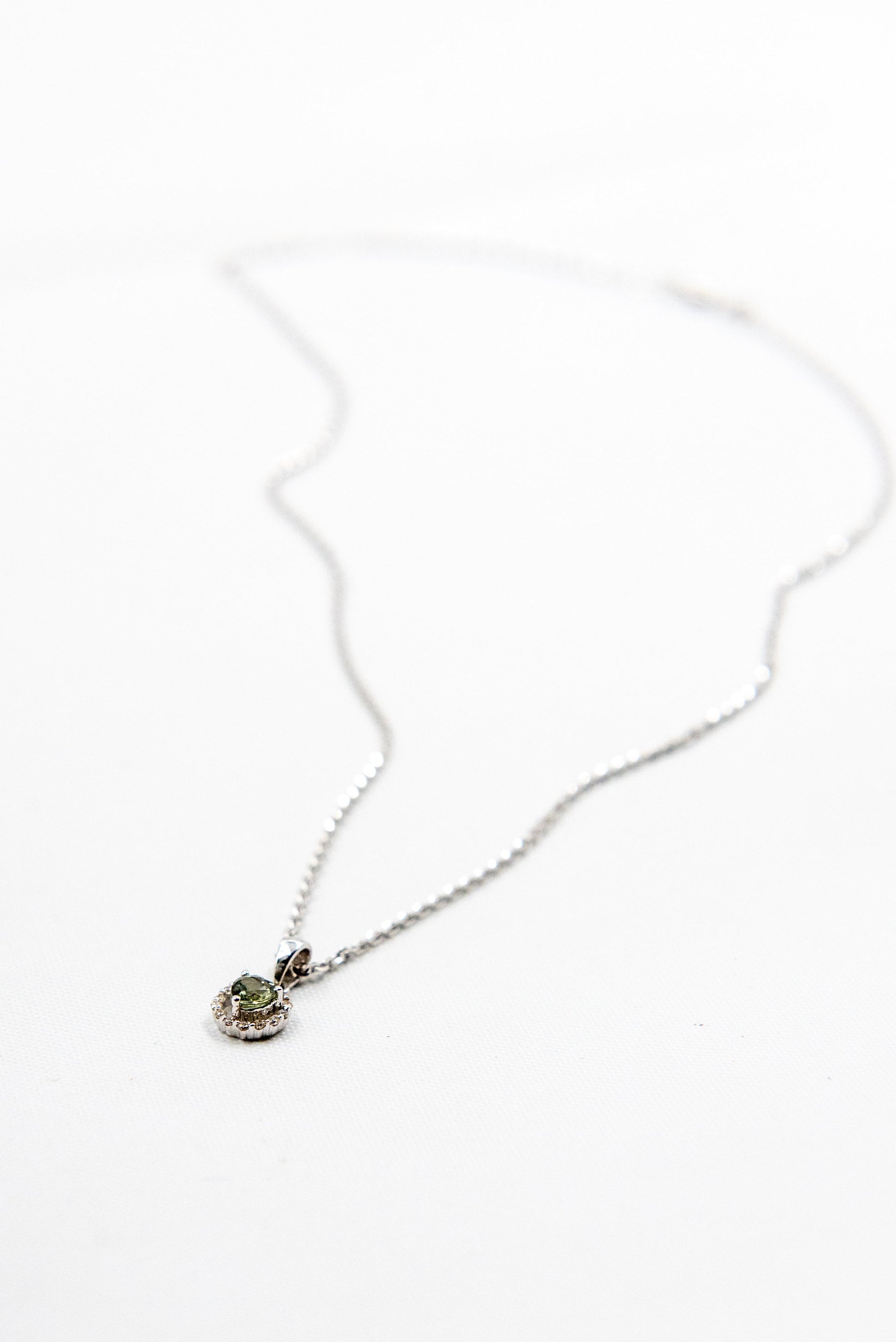 18K Solid White Gold Green Sapphire Diamond Pendant (Pendant Only)