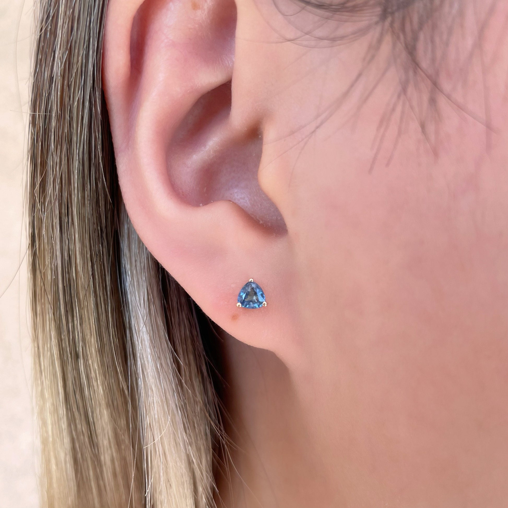 14K Gold Ceylon Sapphire Triangle Stud Earrings (0.64 ct)