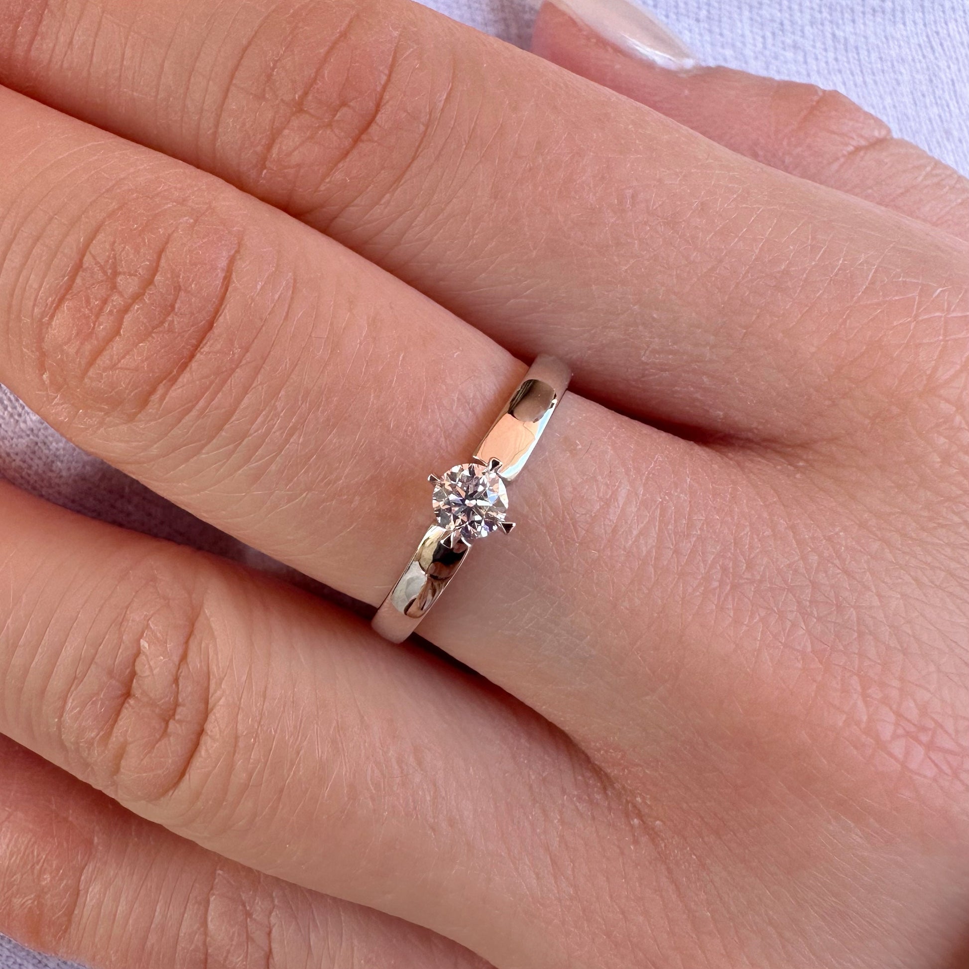 18K White Gold Diamond Ring, 0.23 Carat Genuine Diamond