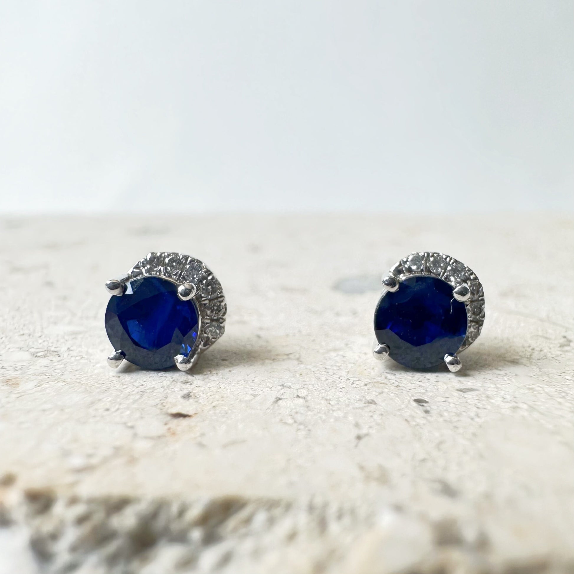 14K Solid White Gold Genuine Sapphire Diamond Curve Studs/Pair