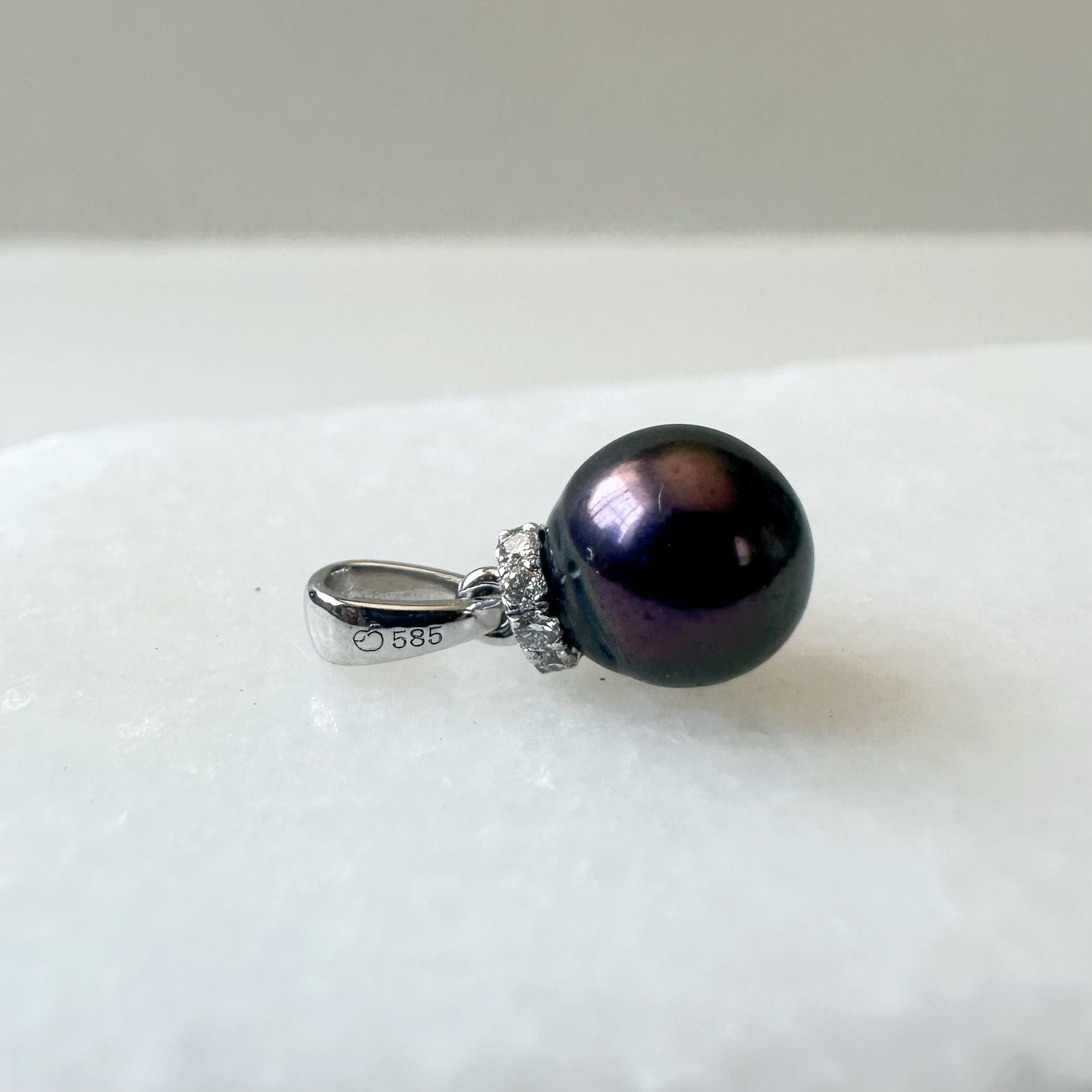 14K Solid Gold Genuine Diamond and Black Pearl Pendant