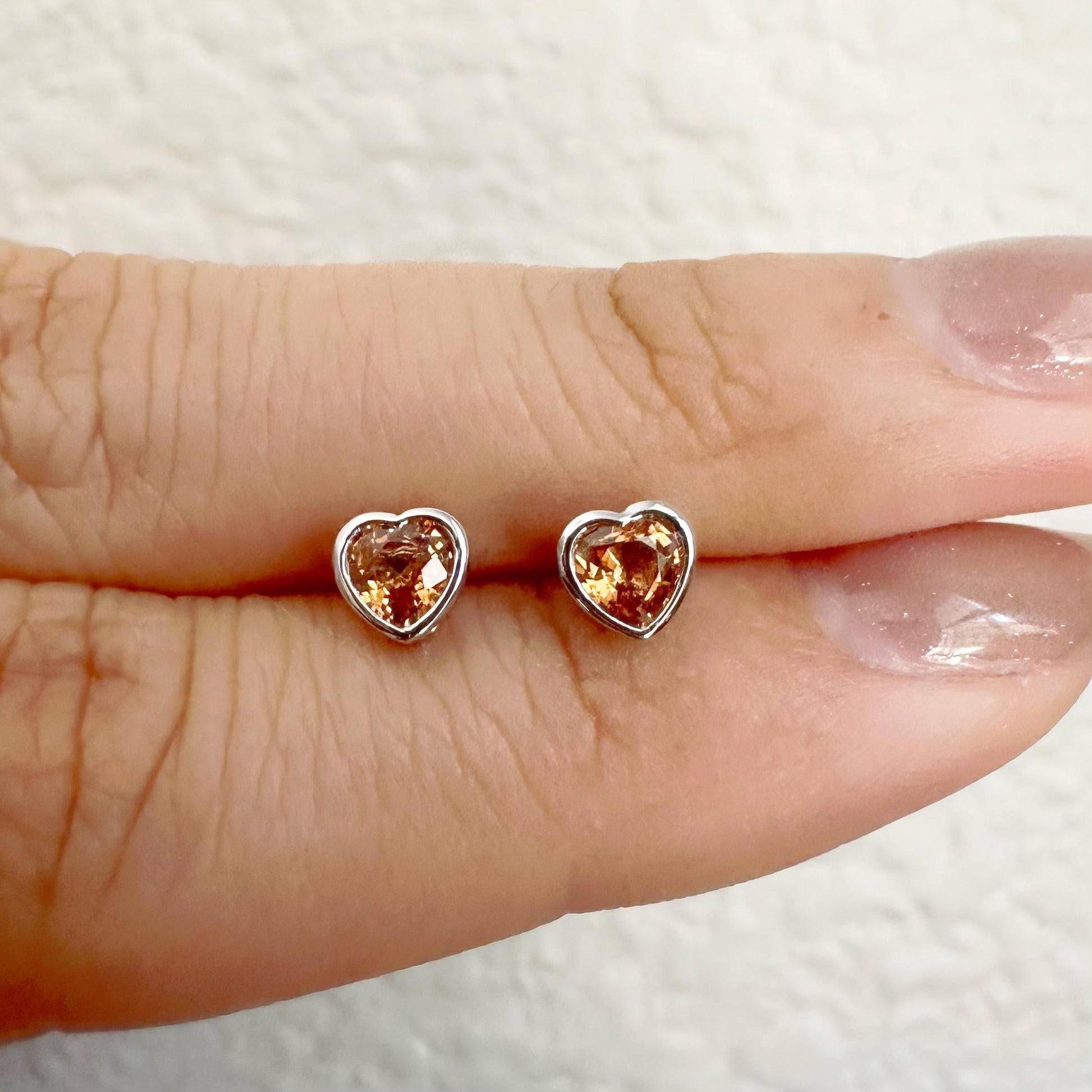 18K Solid White Gold Genuine Orange Sapphire Heart Studs/Pair