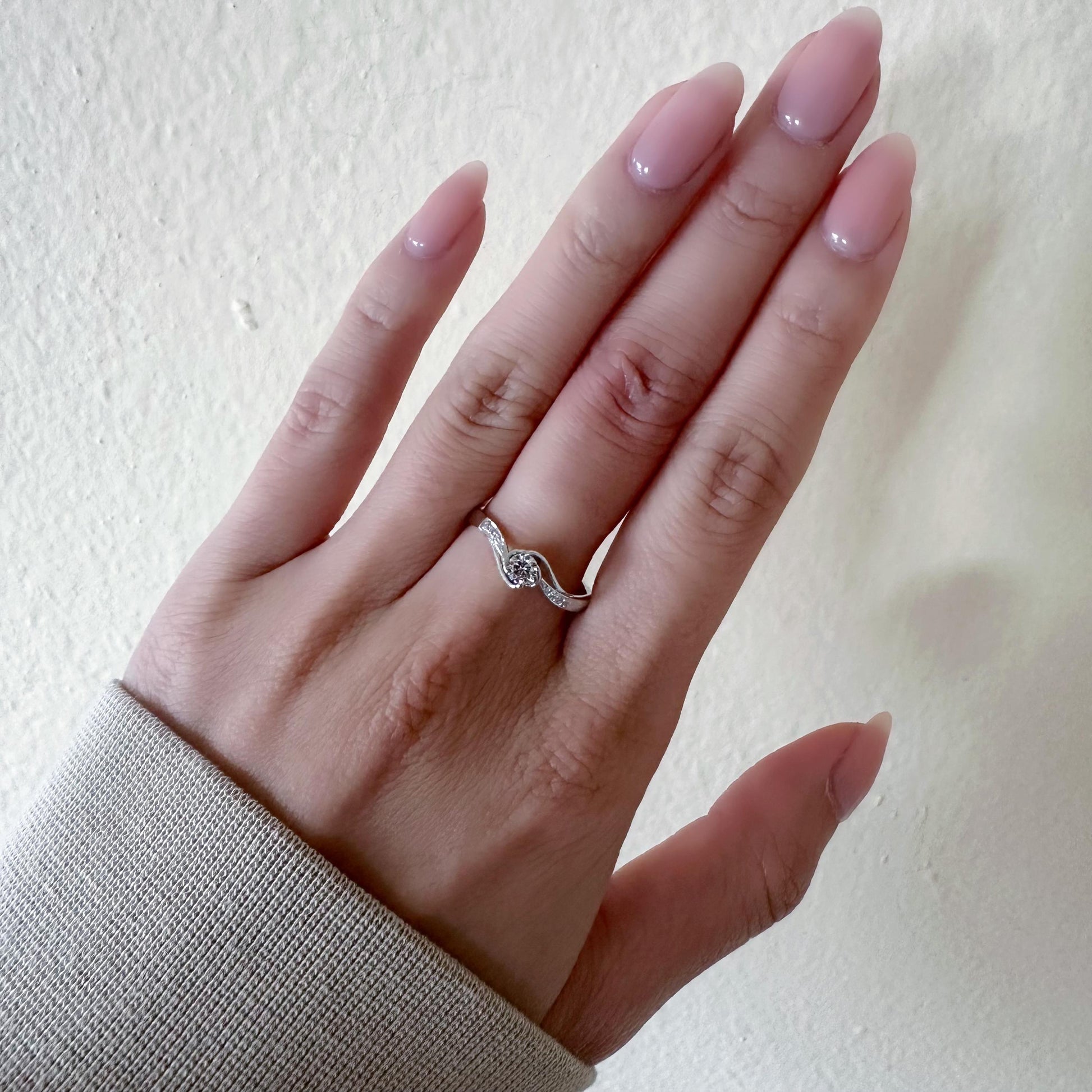 18K Solid White Gold Genuine 0.19 Carat Diamond Ring