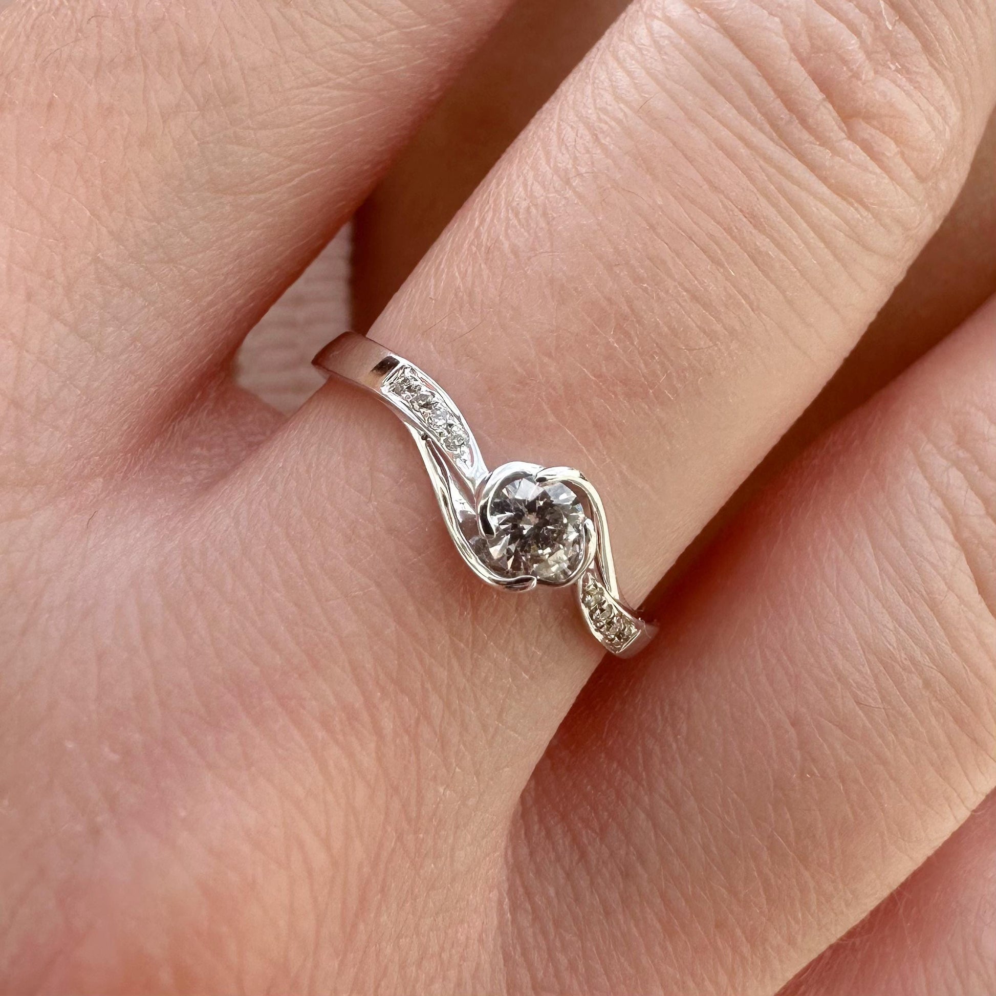 18K Solid White Gold Genuine 0.19 Carat Diamond Ring