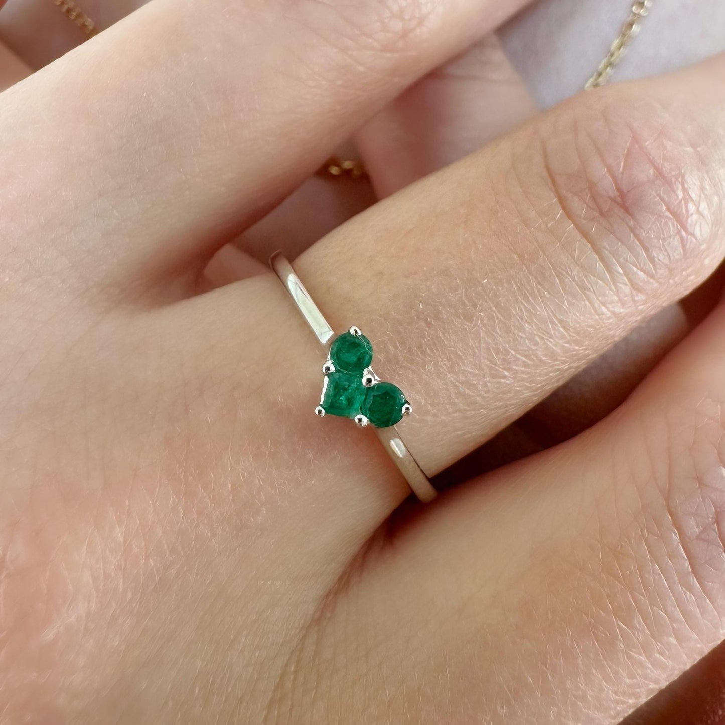 18K Solid White Gold Genuine Emerald Heart Ring