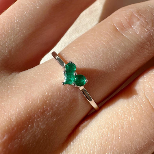 18K Solid White Gold Genuine Emerald Heart Ring