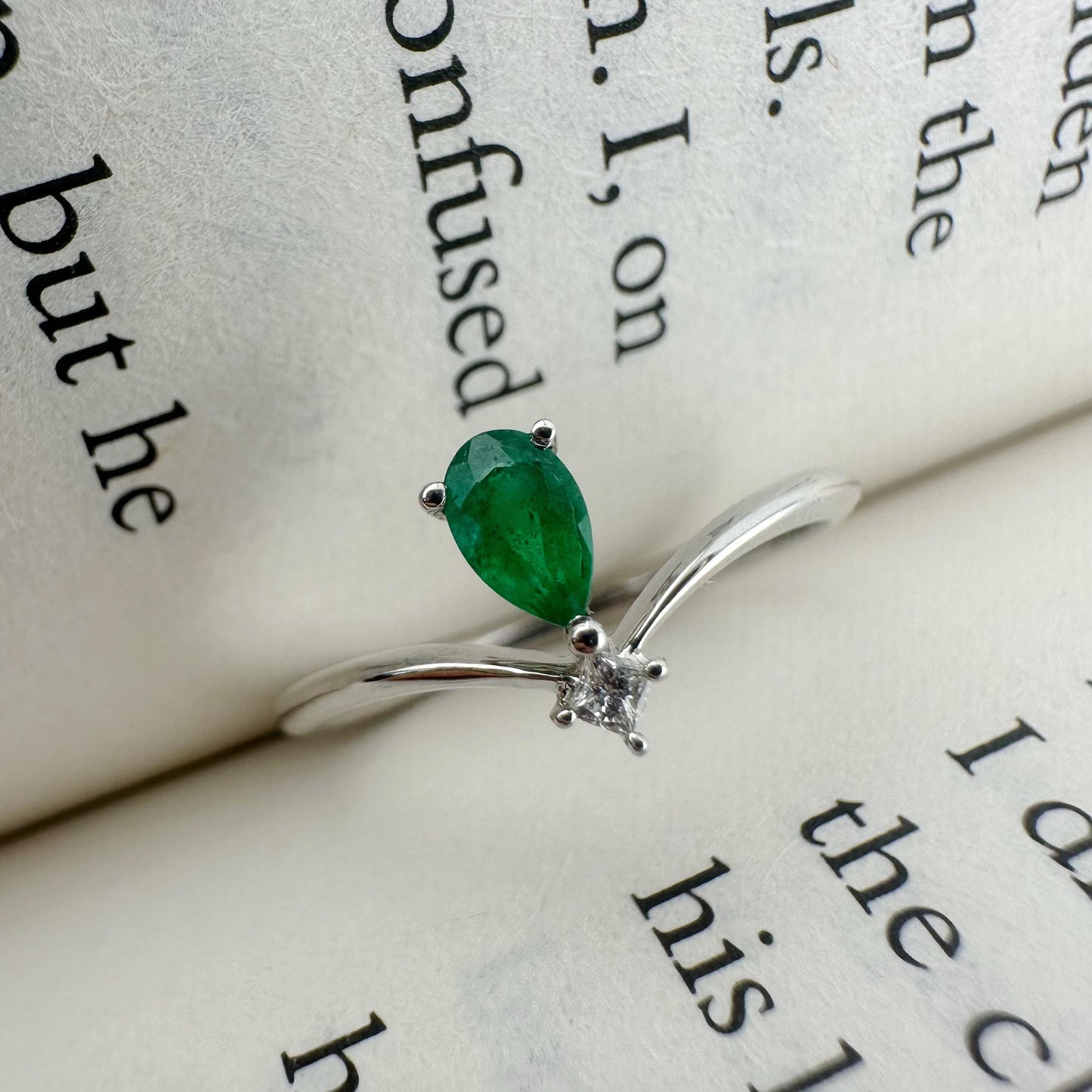 18K Solid White Gold Genuine Emerald and Diamond Teardrop Ring