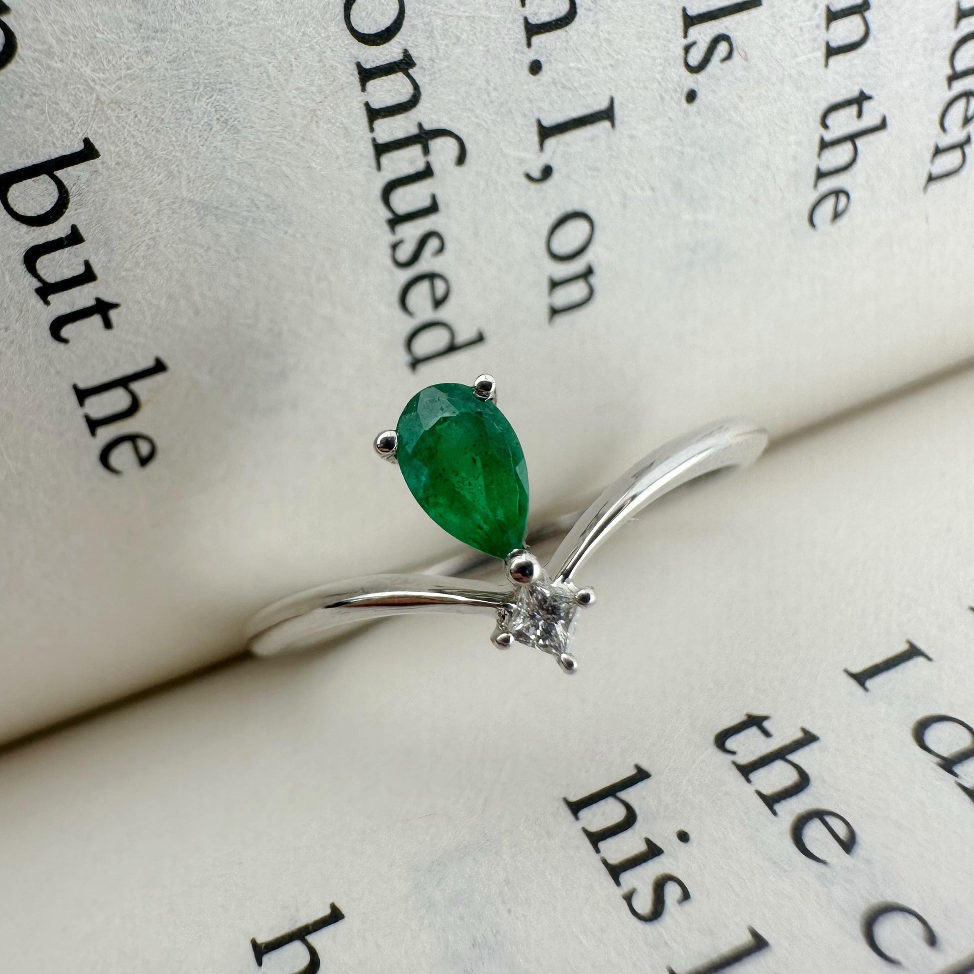 18K Solid White Gold Genuine Emerald and Diamond Teardrop Ring