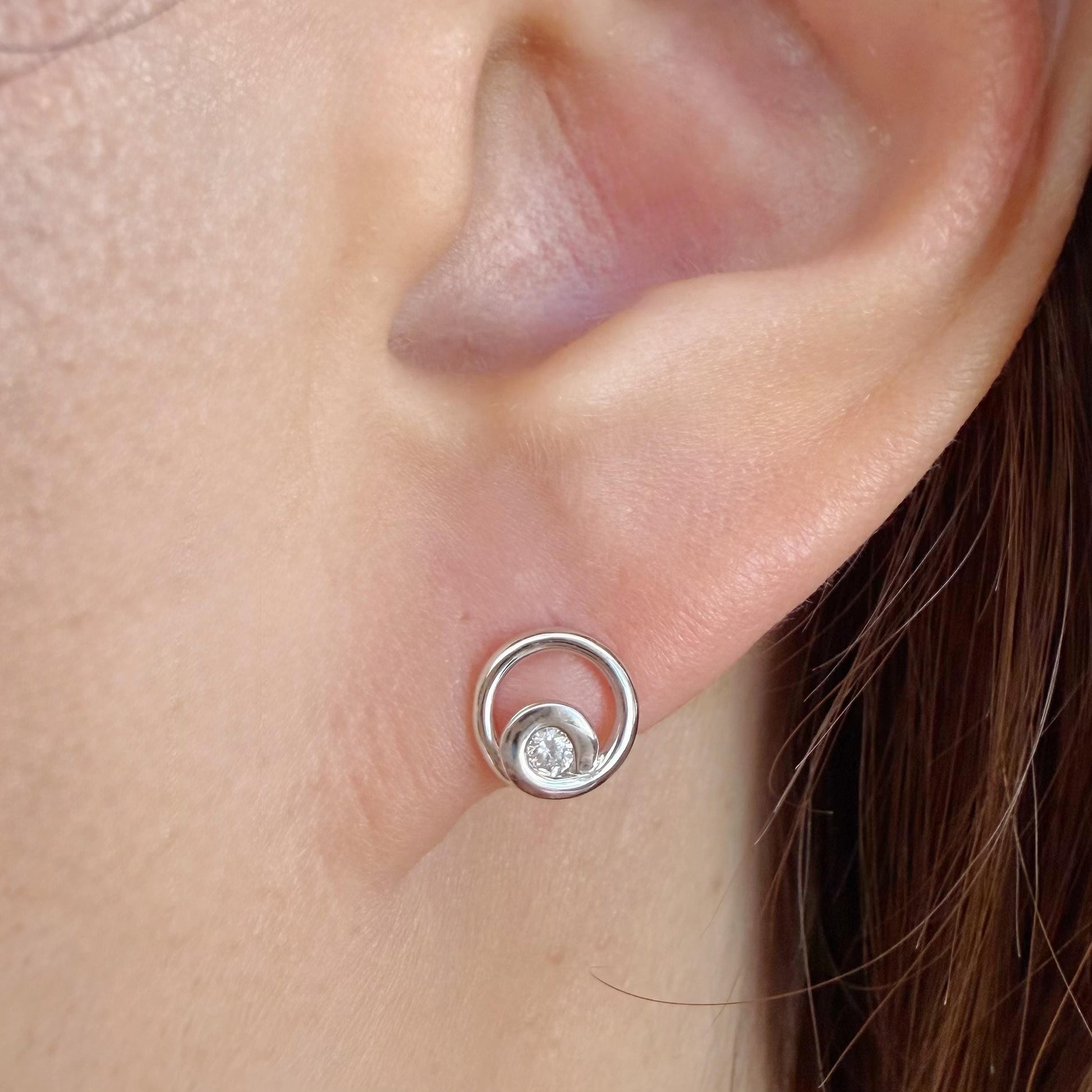 18K Solid White Gold Genuine Diamond Circle Studs