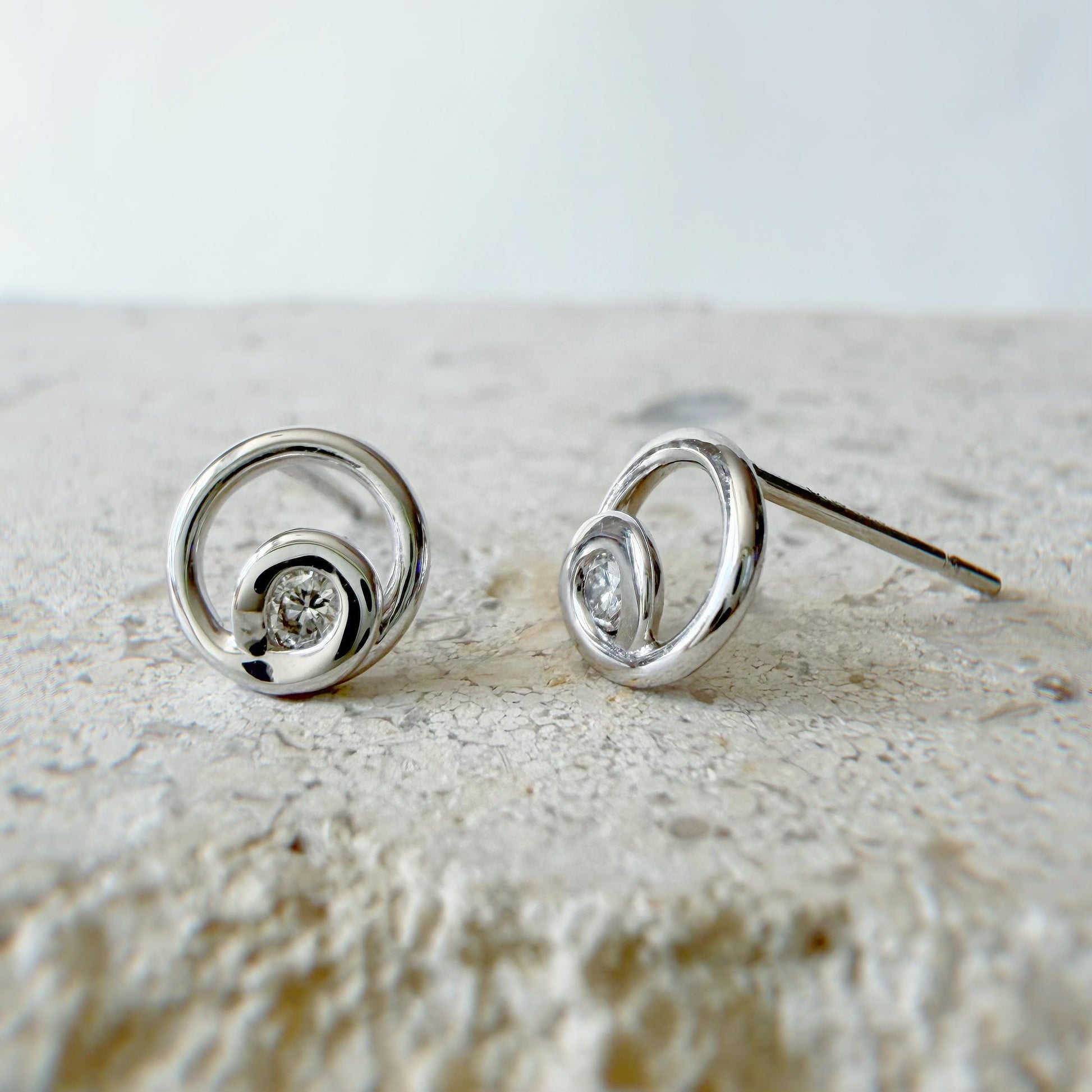 18K Solid White Gold Genuine Diamond Circle Studs