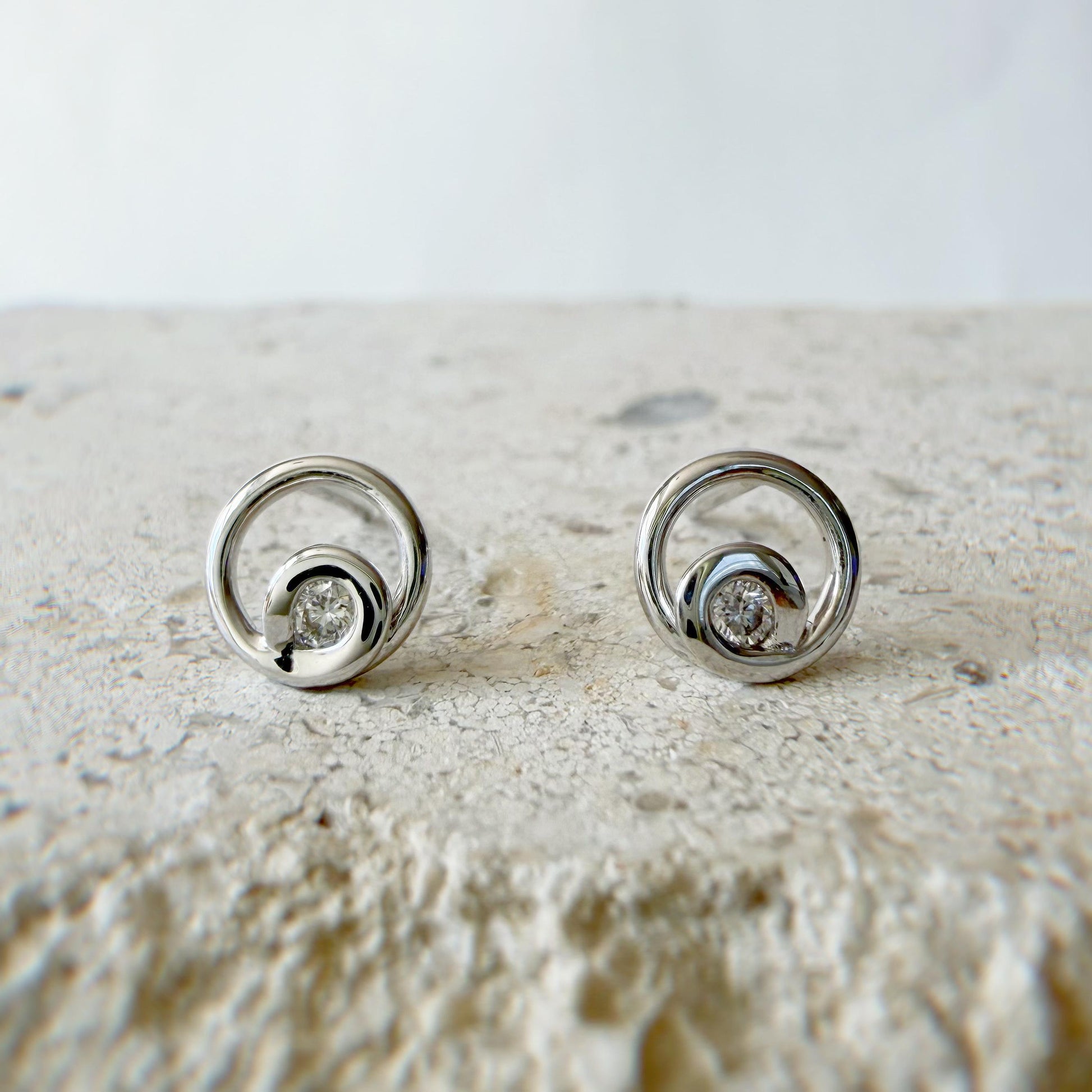 18K Solid White Gold Genuine Diamond Circle Studs