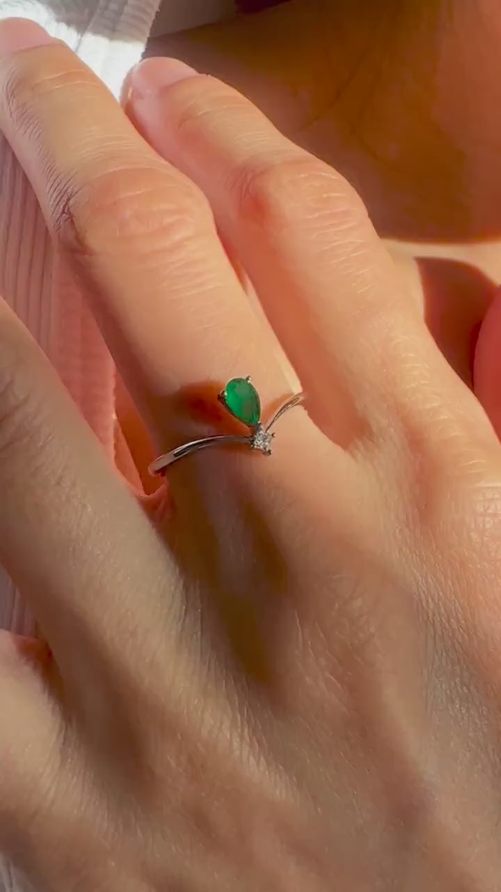 18K Solid White Gold Genuine Emerald and Diamond Teardrop Ring