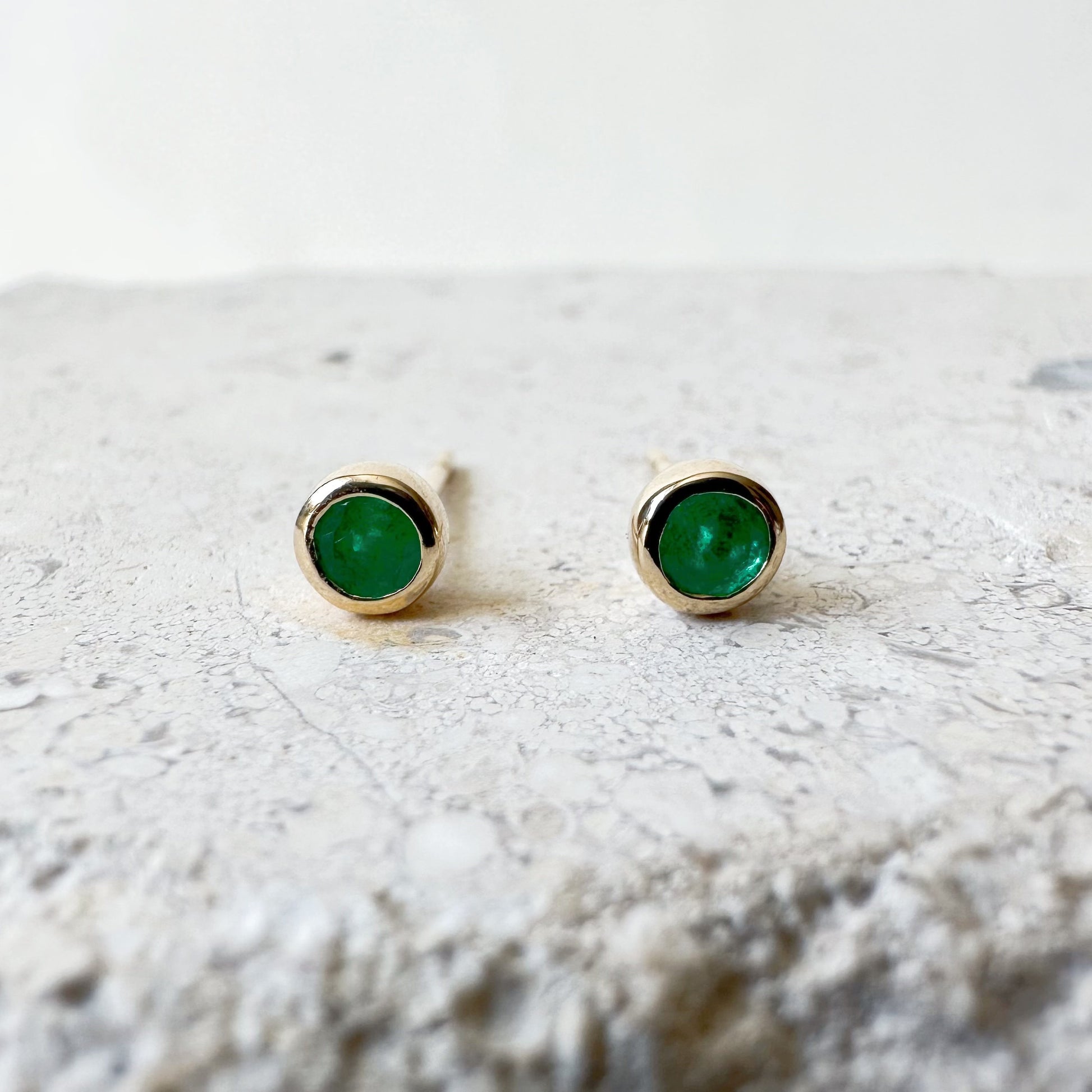 14K Solid Gold Genuine Round Emerald Bezel Studs/Pair