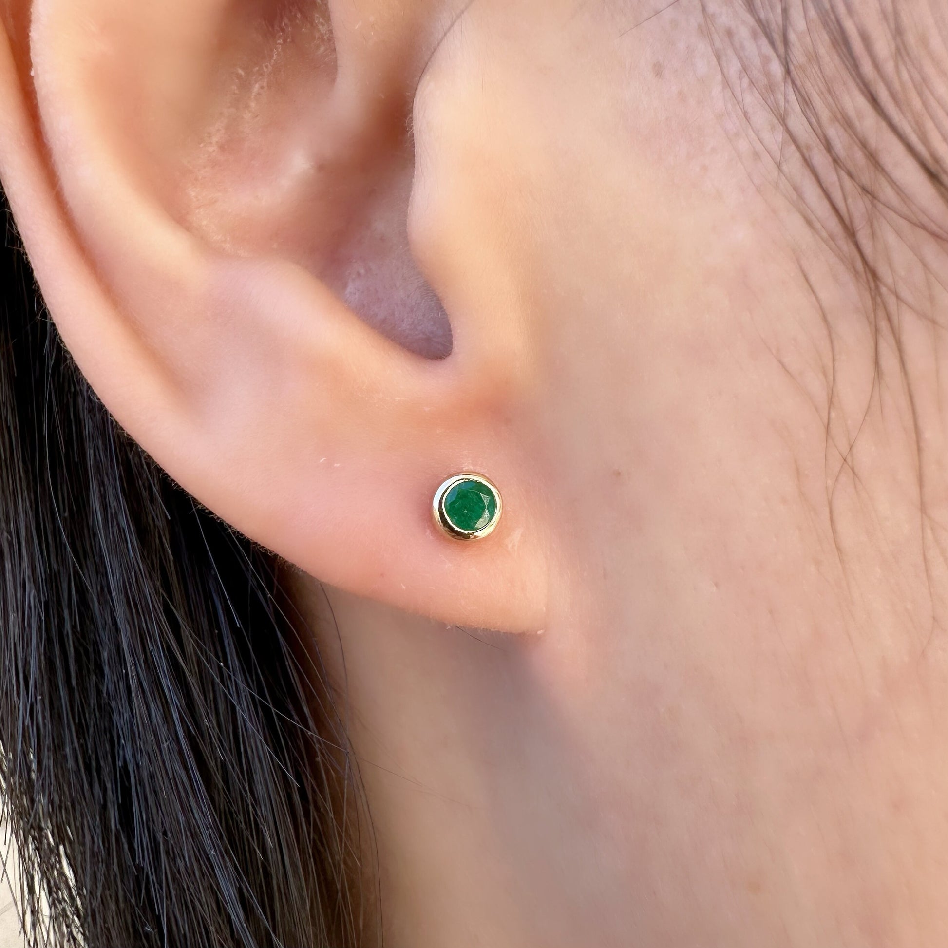 14K Solid Gold Genuine Round Emerald Bezel Studs/Pair