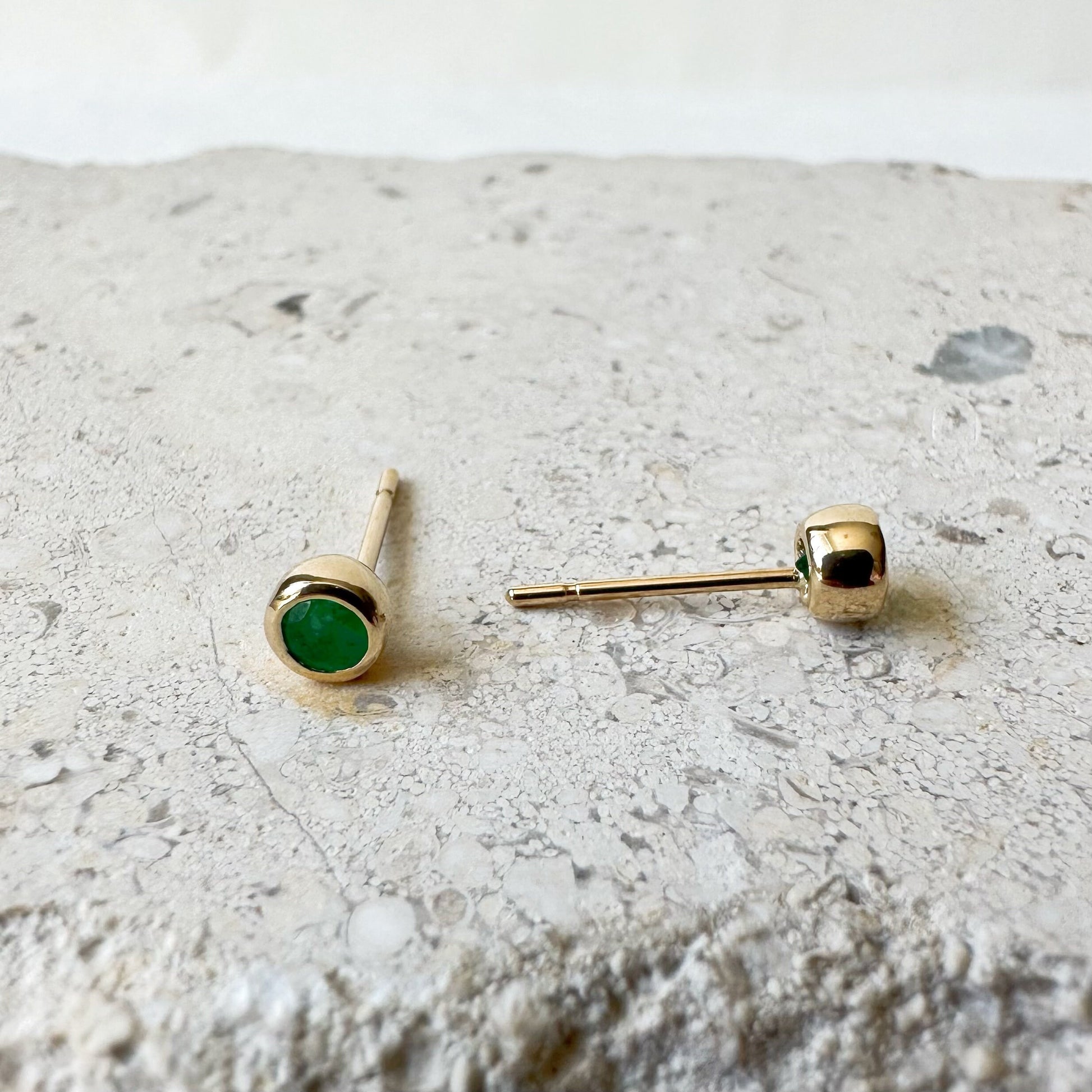 14K Solid Gold Genuine Round Emerald Bezel Studs/Pair