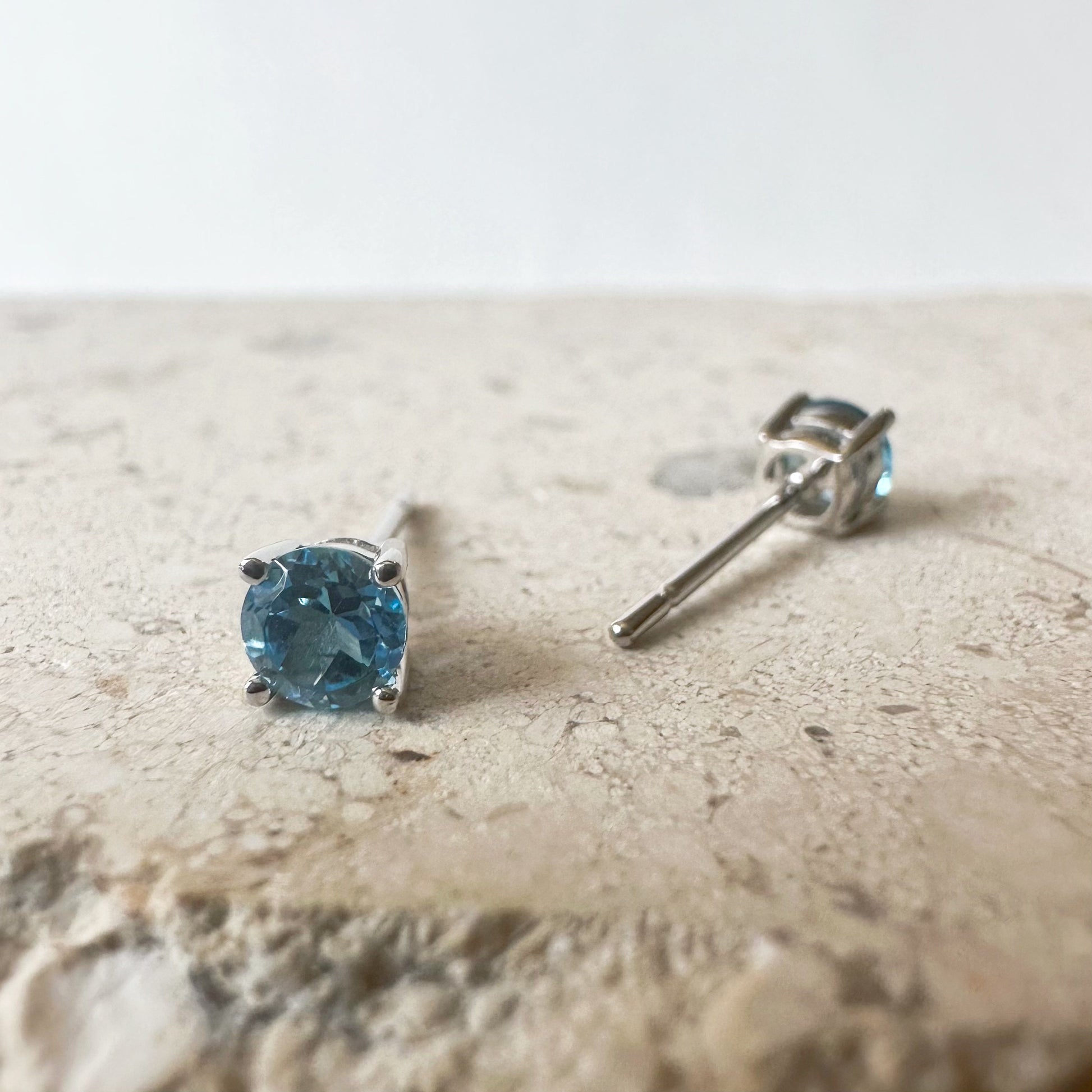 14K Solid White Gold Blue Topaz 4mm Studs/Pair