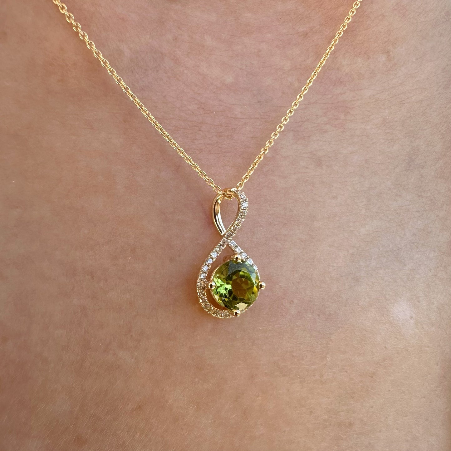 14K Solid Gold Genuine Peridot and Diamond Twist Pendant/August Birthstone